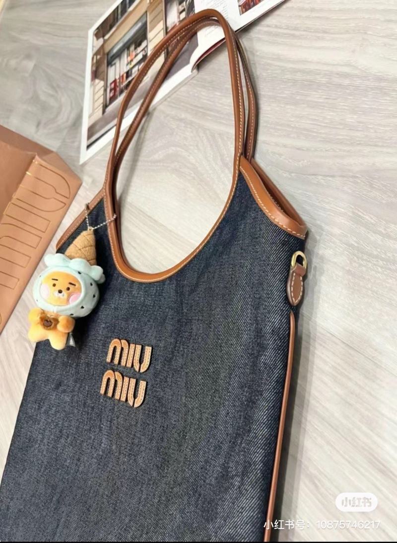 Miu Miu Tote Bags